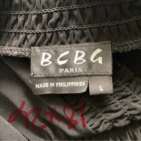 One Black ❣️ BCBG Paris Tops Lg - Picture 16 of 16